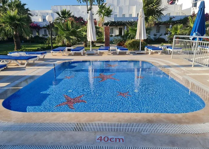 فندق ناجي بيتش 3*