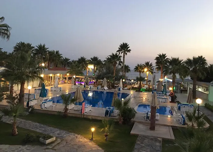 فندق ناجي بيتش 3*