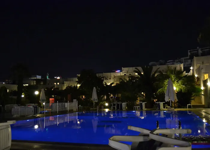 ناجي بيتش غومْبيت