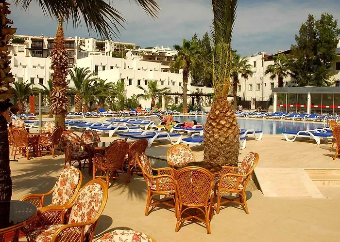 فندق ناجي بيتش 3*