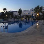 Nagi Hotel 3*