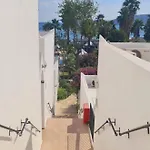 ناجي بيتش فندق