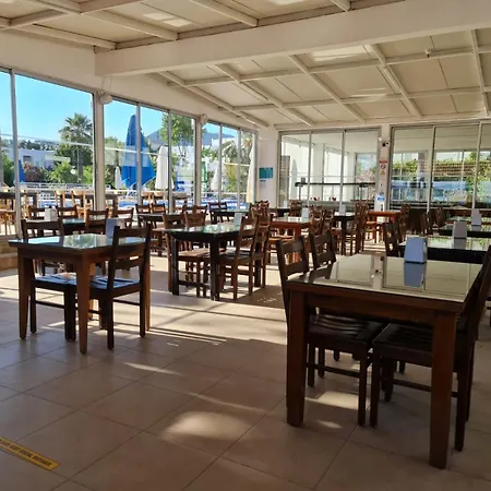 纳基海滩酒店 3* 居姆贝特
