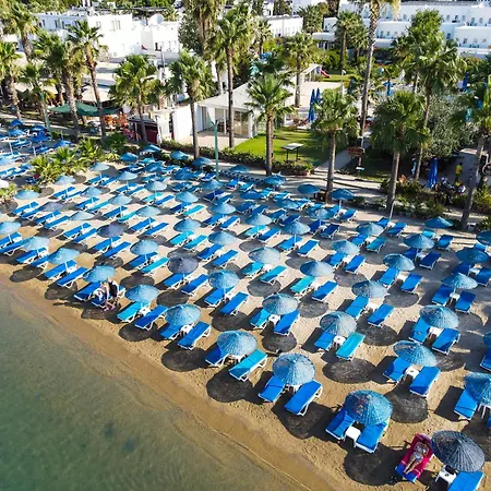 ホテル ナギ ビーチ