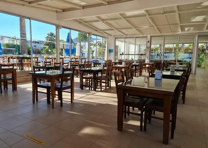 ナギ ビーチ 3* グムベット