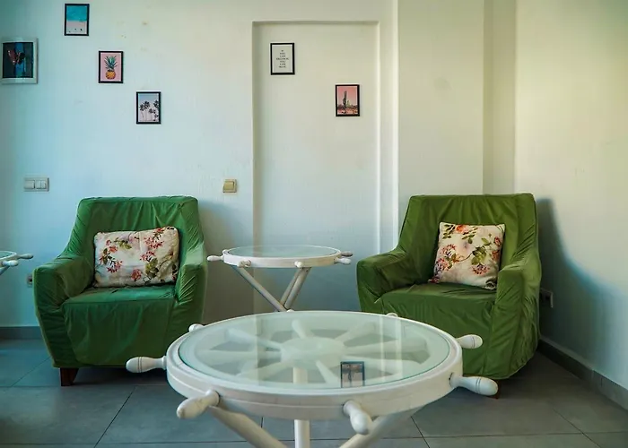 ホテル ナギ ビーチ グムベット