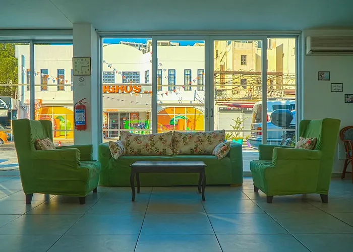 ホテル ナギ ビーチ 3*