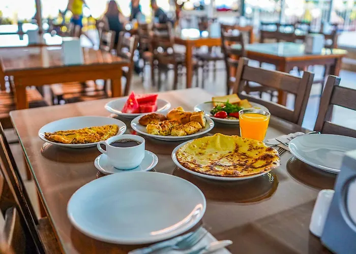 ホテル ナギ ビーチ グムベット