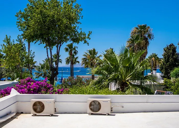 ホテル ナギ ビーチ グムベット