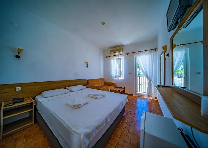 ナギ ビーチ ホテル